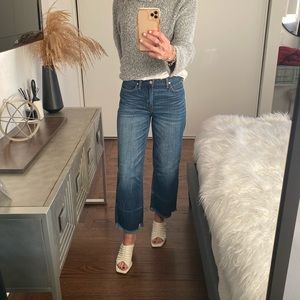 Abercrombie and Fitch,frayed crop jean